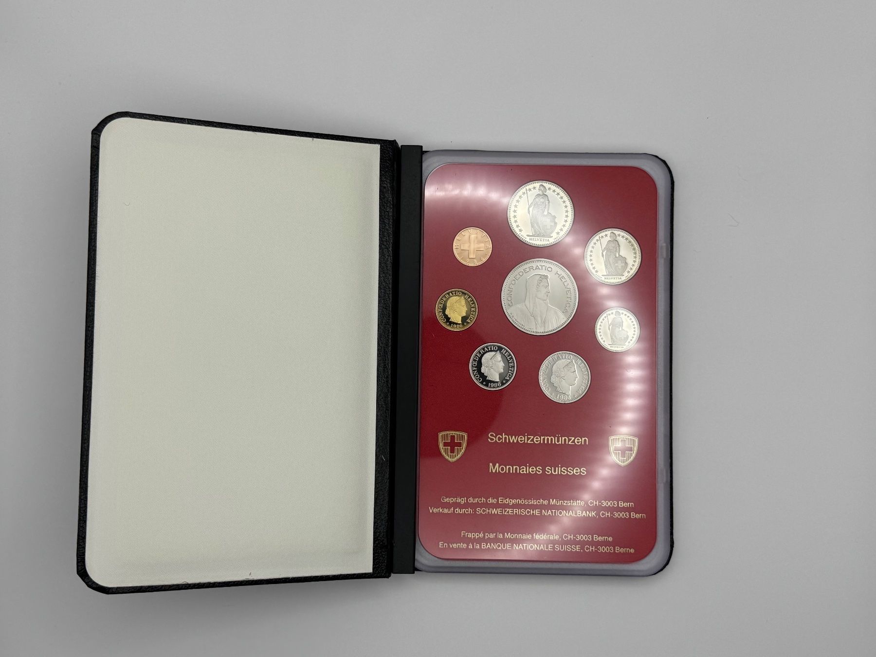Tutti le monete: Schweizer Münzsatz 1986 Proof Stempelglanz PP – Nuovo (secondo la descrizione) da Luzern venduto da Cabriolet 2