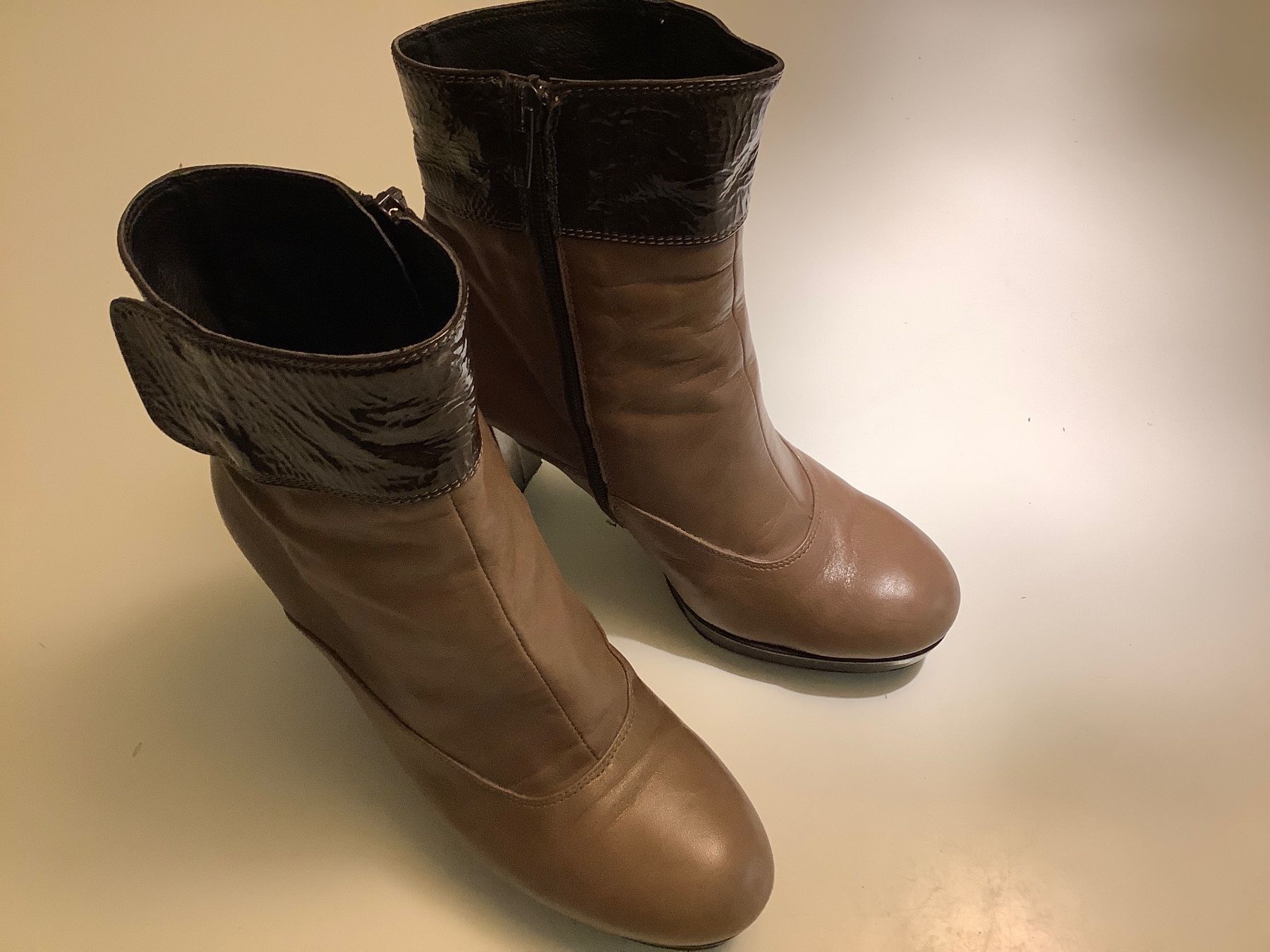Scarpe da donna: Leder-Stiefletten – Usato da Triesen venduto da boston7