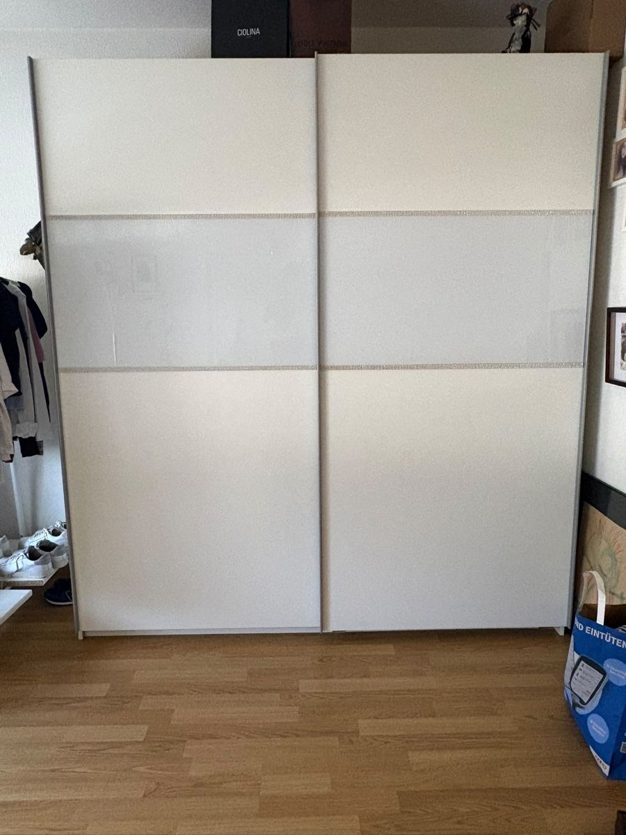 Armoires: Kleiderschrank – D'occasion à Ostermundigen par Postbote7 1