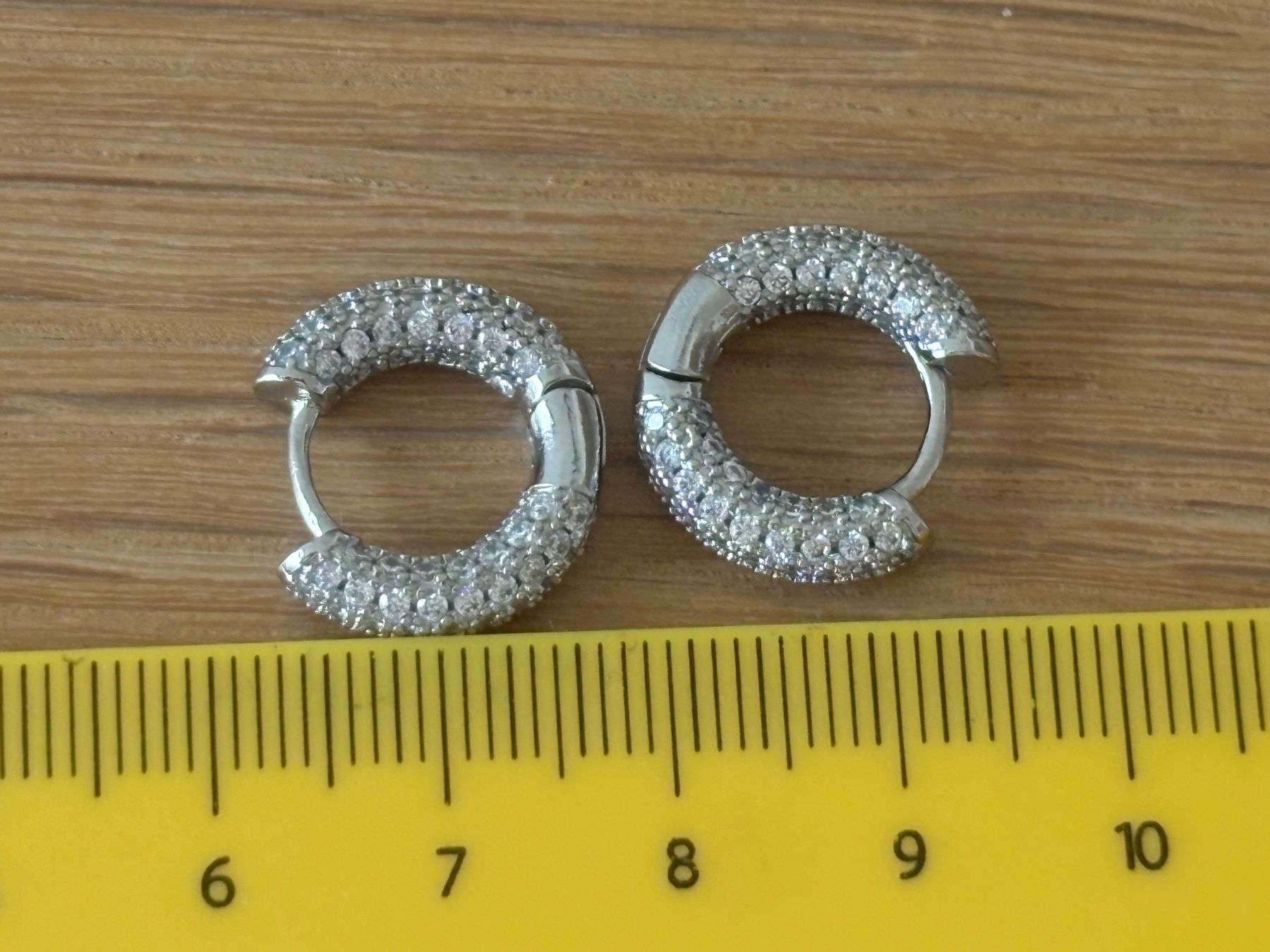Orecchini pendenti & Orecchini a lobo: Luxus Elegante Mini Ohrstecker Creolen Farbe : Silber – Nuovo (secondo la descrizione) da Biel-Bienne venduto da Roserosse13 3
