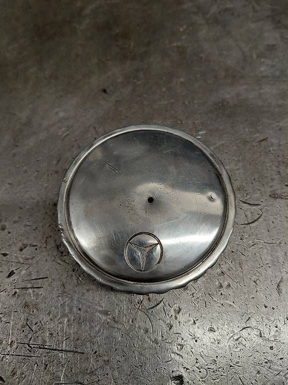 Tutti pezzi di ricambio auto: Tankdeckel, orig. 190SL früh – Usato da Gretzenbach venduto da rudiko