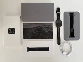 Apple Watch Ultra 2, 49 mm, Titan Schwarz, Akku 99 %