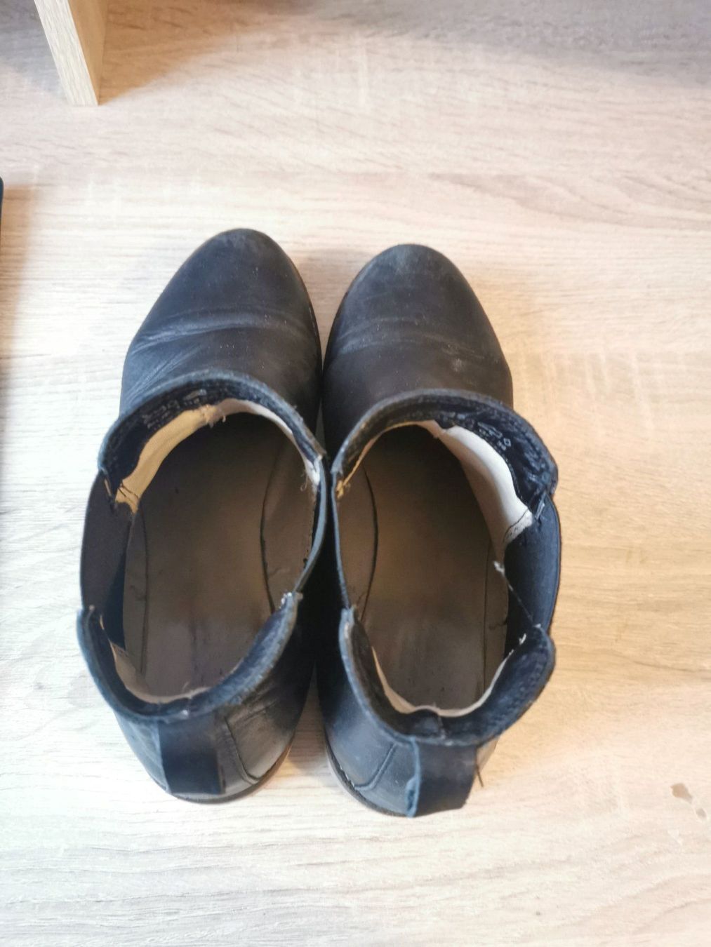 Scarpe da donna: Schwarze Stiefelleten Grösse 36 – Usato da Unterägeri venduto da Fiobi 3
