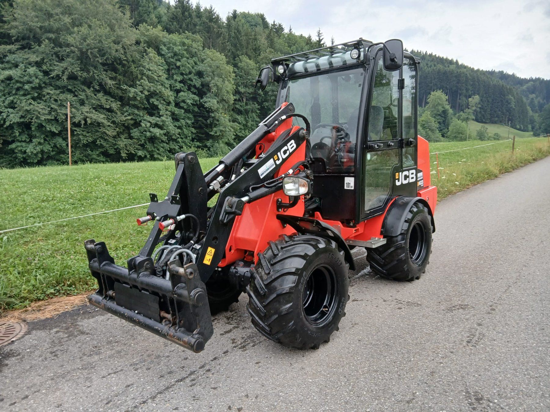 Jcb Caricatori: Hoflader JCB 403 – Usato da Dussnang venduto da kaschudu