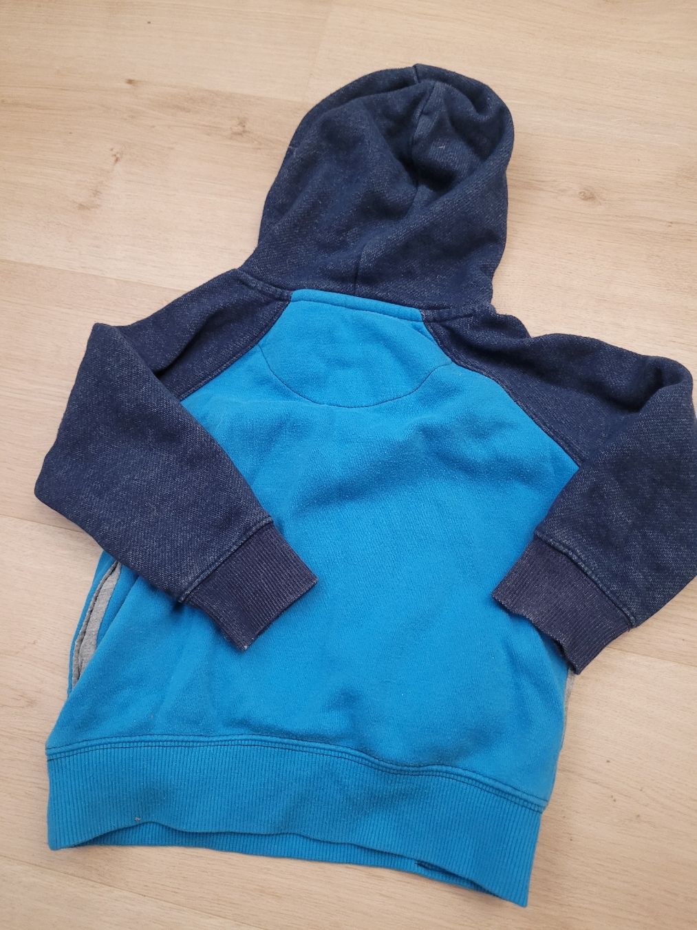 Maglioni & Felpe: Pullover star wars Gr. 104 – Usato da Lupsingen venduto da sta_wgg5 4