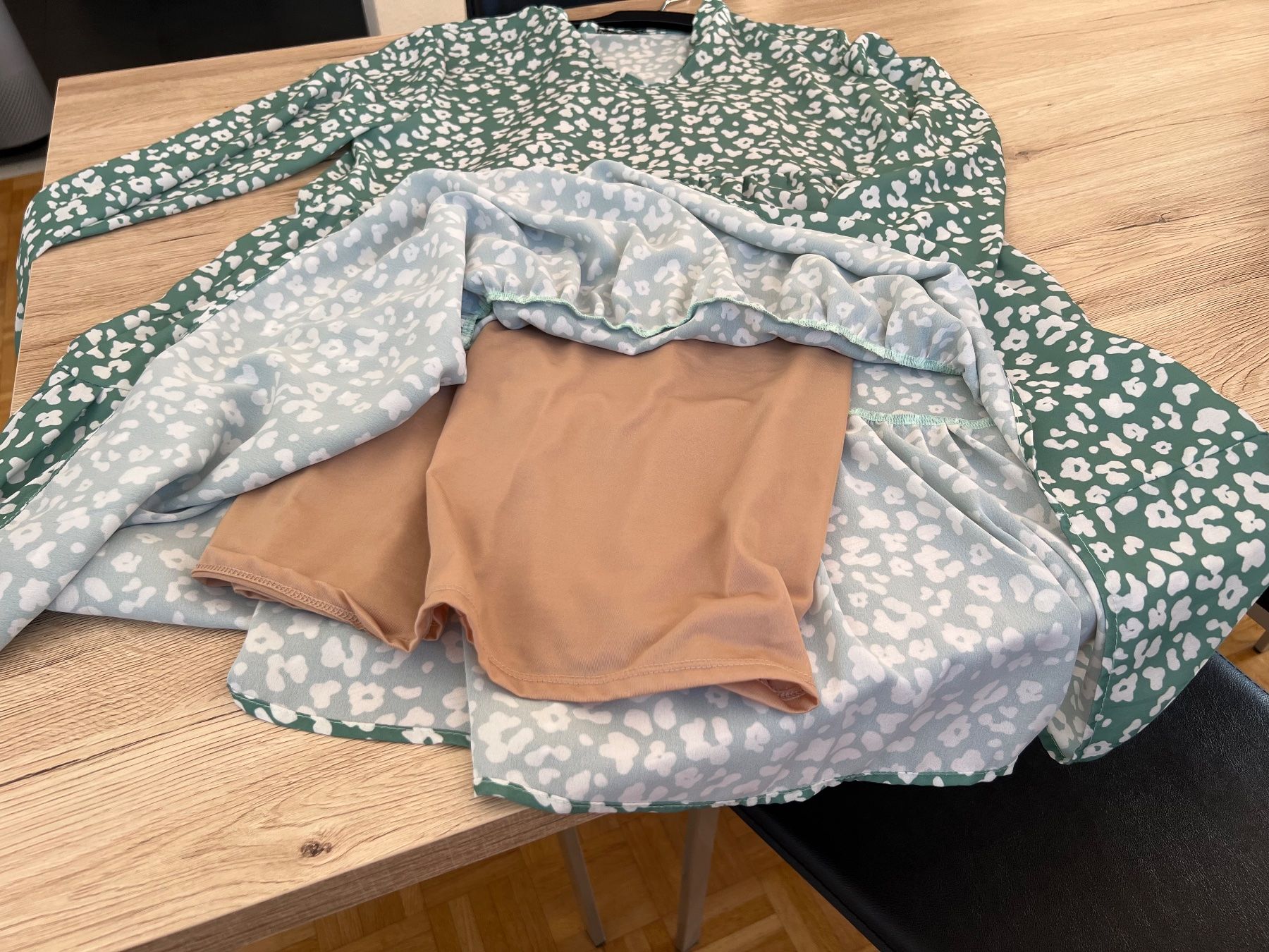 Kleider: Jolie Robe d’été – Gebraucht aus La Chaux-de-Fonds von GabrielaKlein 1