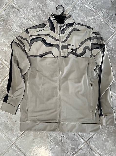 Under Armour Giacche: Under Armour Jacke   Gr.M *** – Nuovo (secondo la descrizione) da Zürich venduto da Fifa