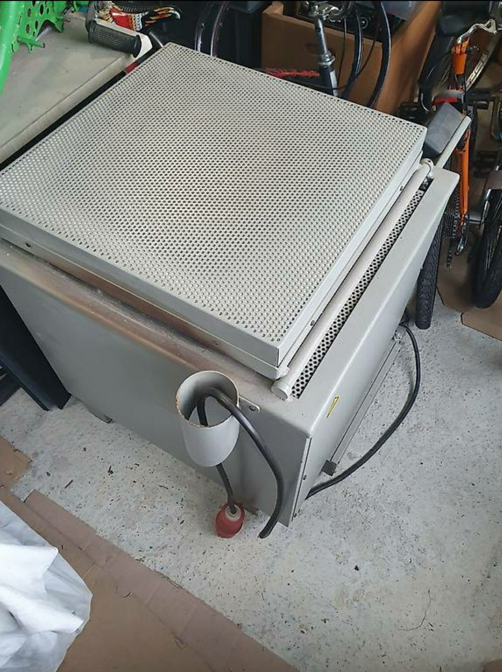 Camini: Nabertherm Brennofen Keramikbrennofen C19 – Usato da Herznach venduto da VwGolfer
