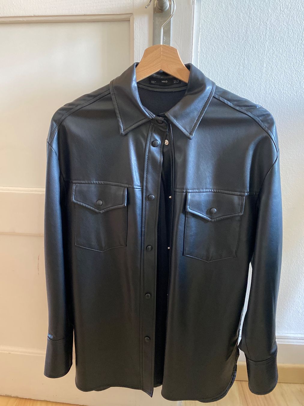 Mango Jacken: mango kunstlederjacke – Gebraucht aus Zürich von kim_m2kd