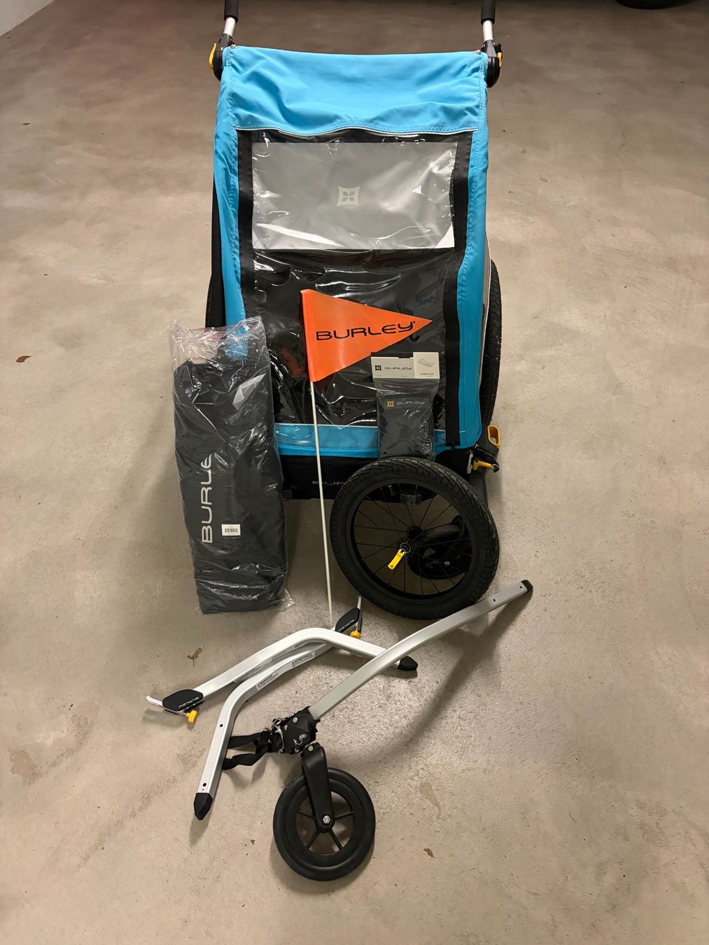 Burley Rimorchi: Mit Two wheel stroller und jogging kit- Burley D’Lite X Doub – Usato da Nänikon venduto da jul_r62x
