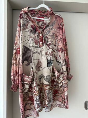 Designer:  Seide Kleid F.R.S For Restless Sleepers