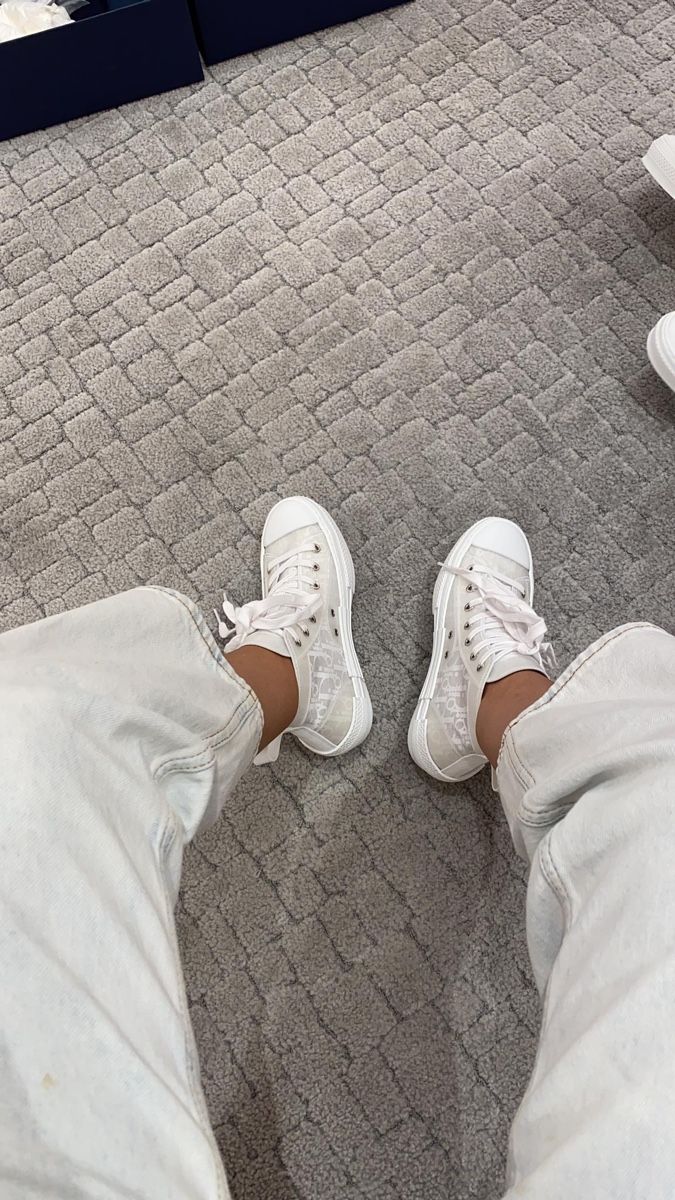 Dior Damenschuhe: Dior Sneakers – Neu (gemäss Beschreibung) aus Zürich von zie_5nsb
