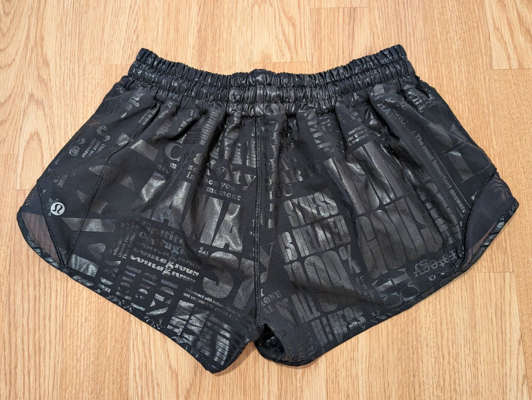 Pantaloni: LULULEMON Shorts Grösse 6 – Usato da Zürich venduto da Good_old_days 1