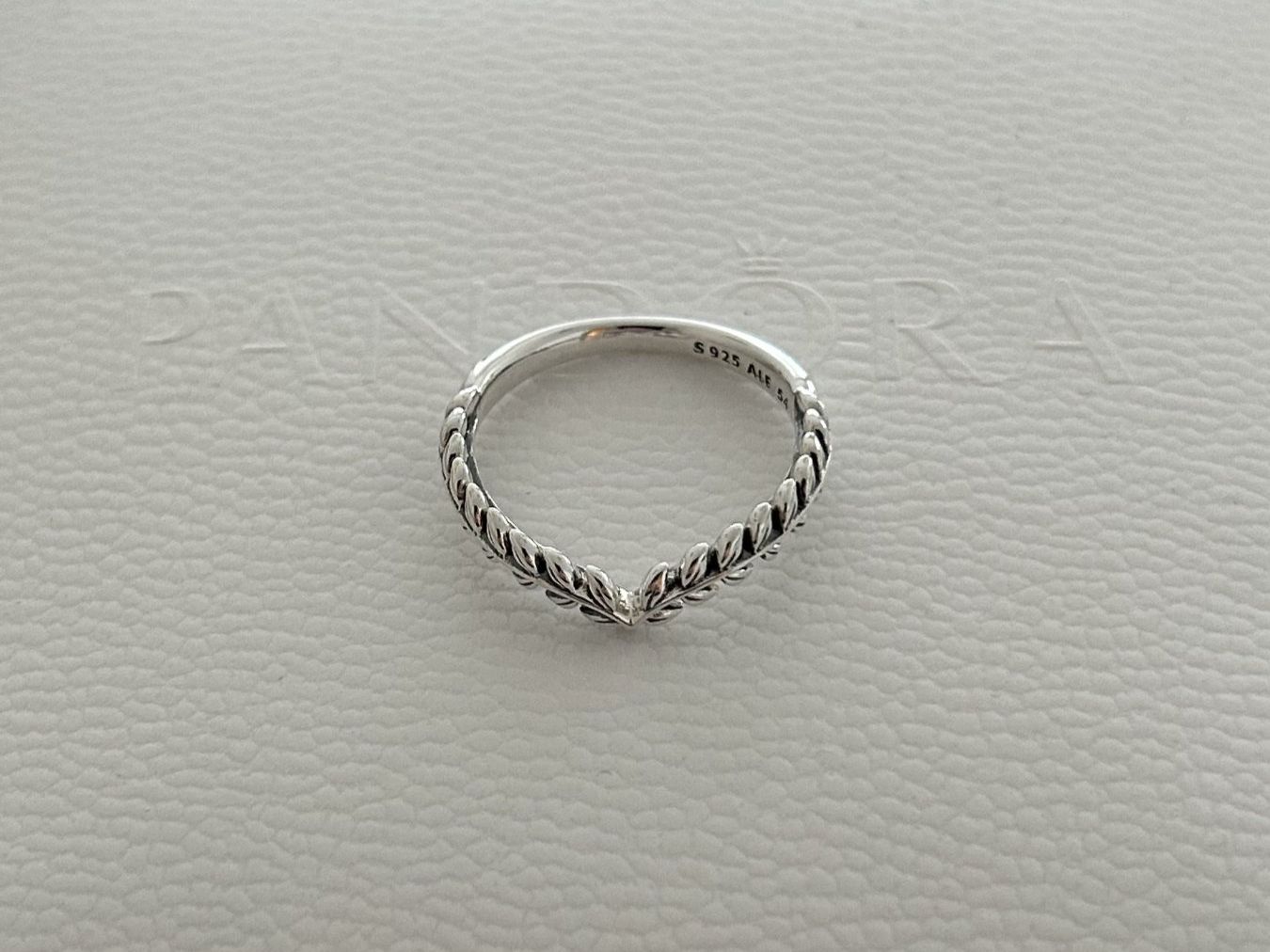 Pandora Anelli: Original Pandora Weizenähren Wishbone Ring – Nuovo (secondo la descrizione) da Rheinfelden venduto da Boutique_Luxe