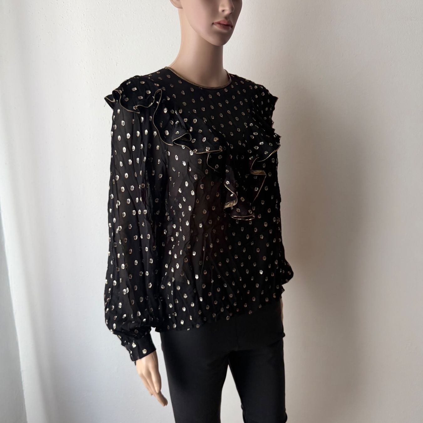 Sandro Camicette: SANDRO Rüschenbluse semi-transparent 🖤 – Usato da Zürich venduto da ClosetQueen 6