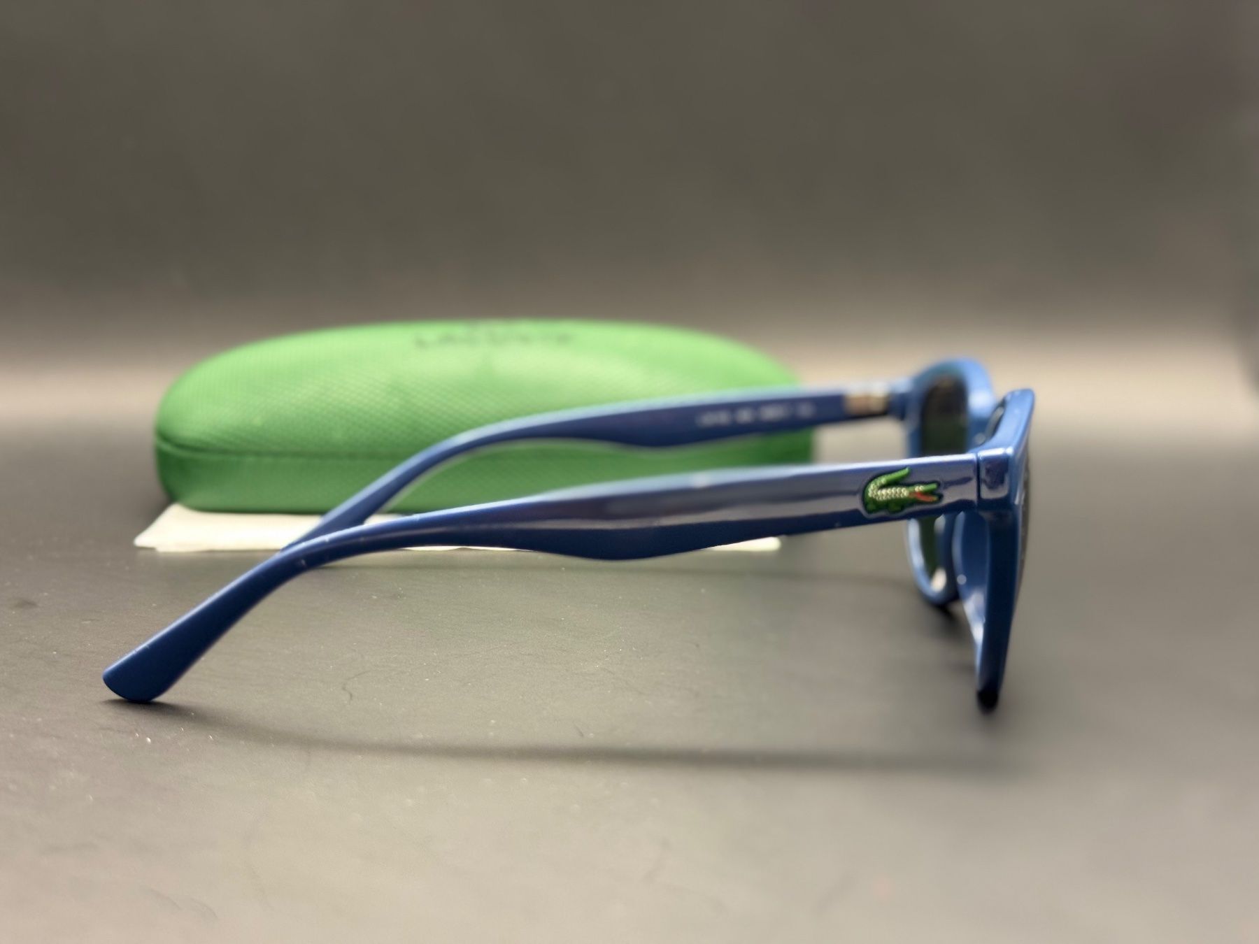 Lacoste Occhiali & Lenti: Original Lacoste Kinder/Junior-Sonnenbrille 48mm – Usato da Meisterschwanden venduto da Nandda 2