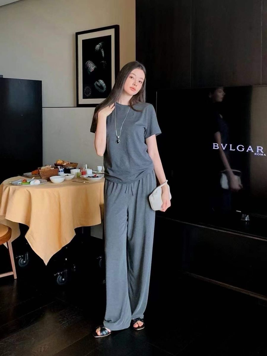 Lotti di vestiti: Grey set very soft and comfortable – Nuovo (secondo la descrizione) da Zug venduto da luc_8rvs