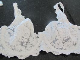 SOUTIEN-GORGE DENTELLE. 70 C