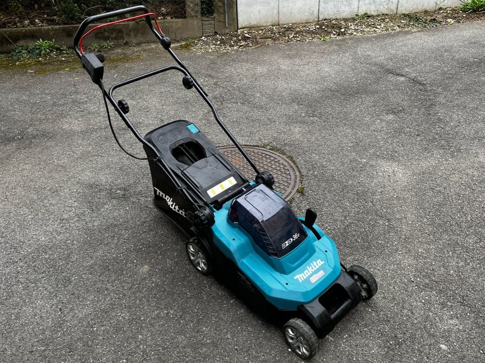Akku Rasenmäher Makita DLM382Z Kaufen auf Ricardo