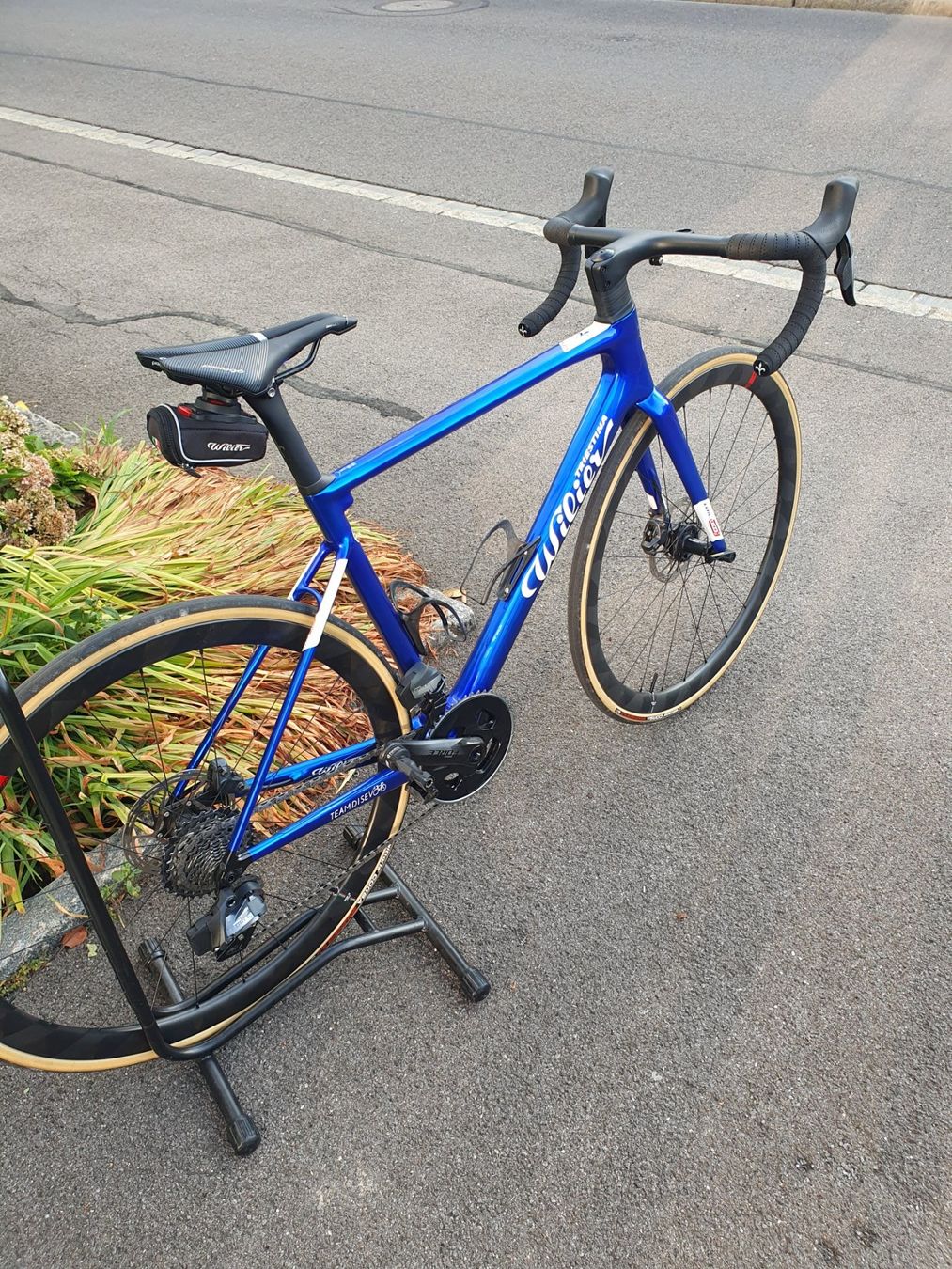 Wilier Biciclette: Wilier Zero SLR Disc Grösse M/49 blau Sram AXS Force – Usato da Baar venduto da Team_Di_Sevo