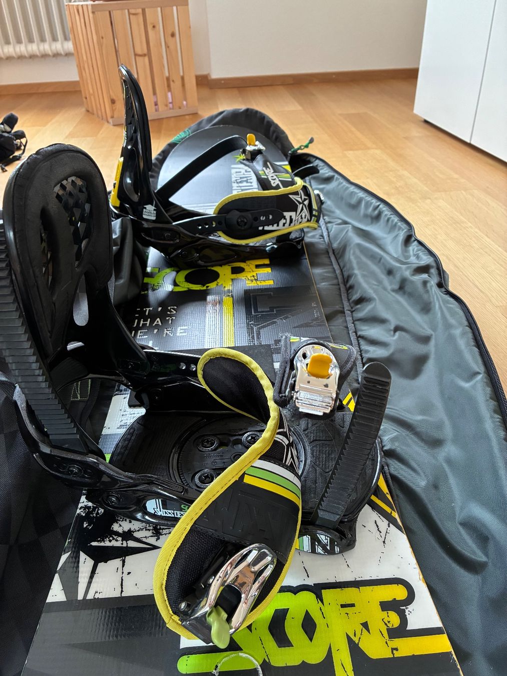 Nidecker Board: Snowboard Einsteiger-Set für Jugendliche – Usato da Liebefeld venduto da nek_gy8q 3