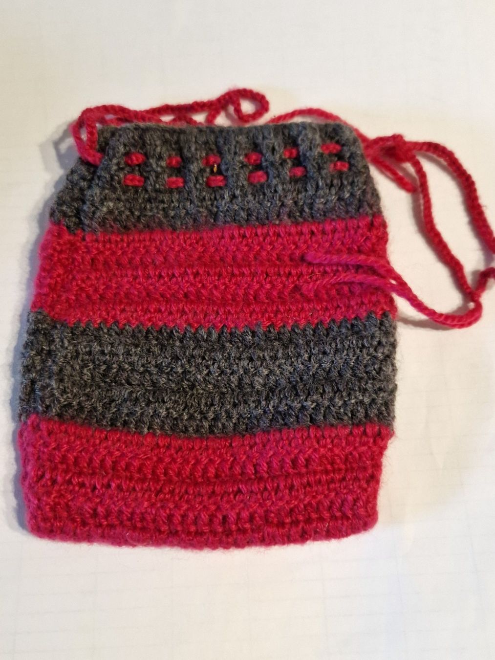 Altro in  Abbigliamento & Accessori: Gestricktes Etui /Unikat Handarbeit – Usato da Melchnau venduto da Fishel 1