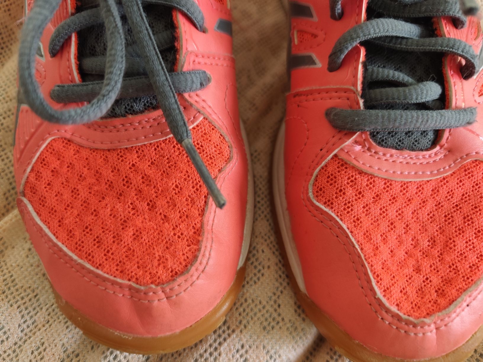 Asics Scarpe per ragazzi: Asics gr. 34.5 Hallenturnschuhe  – Usato da Muttenz venduto da Hermesvonthan 2
