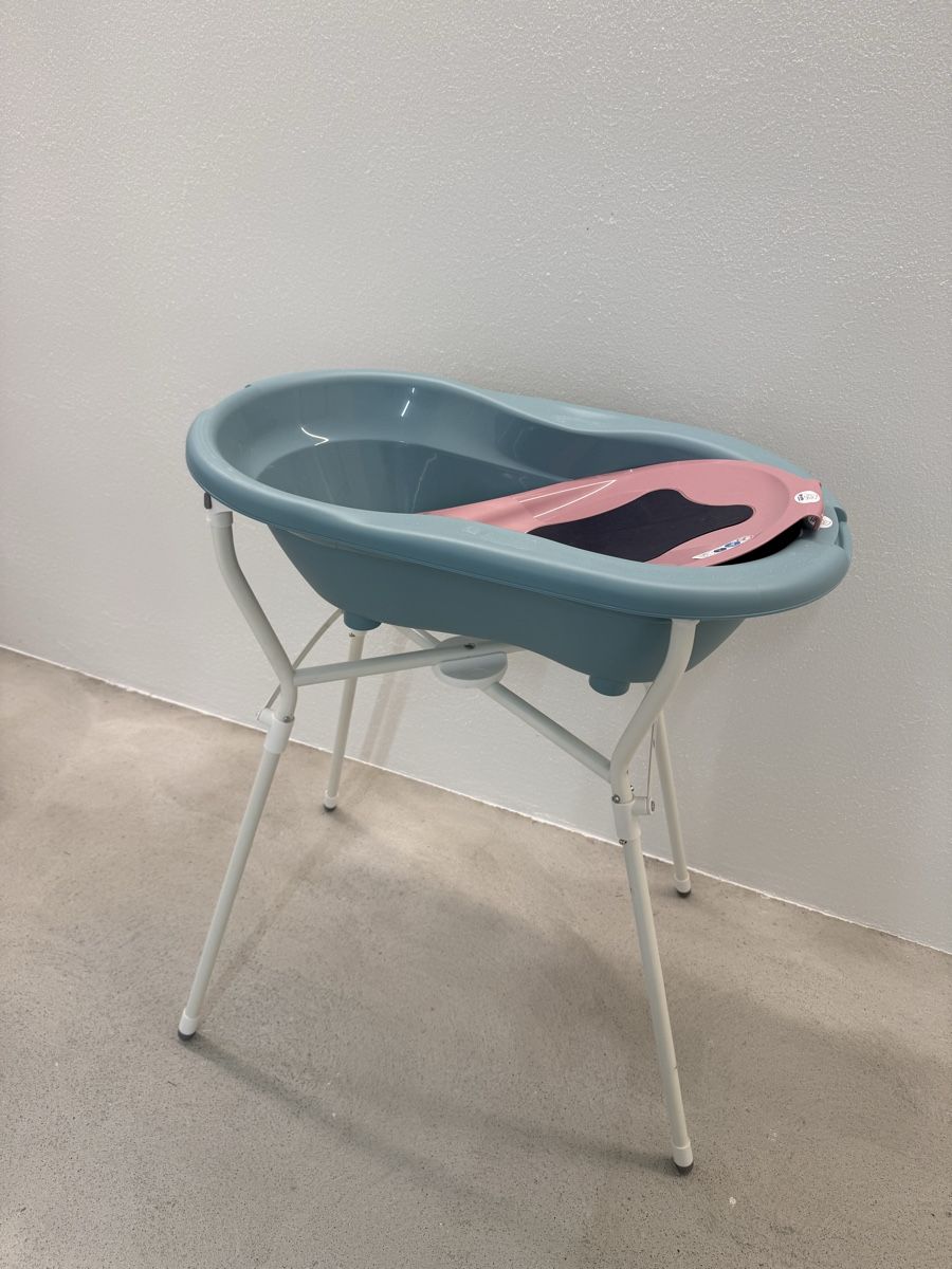 Badewannen: Babybadewanne mit Gestell & Badeeinsatz – Neu (gemäss Beschreibung) aus Zürich von shasha_ 1