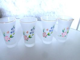 4 Gläser aus Glas