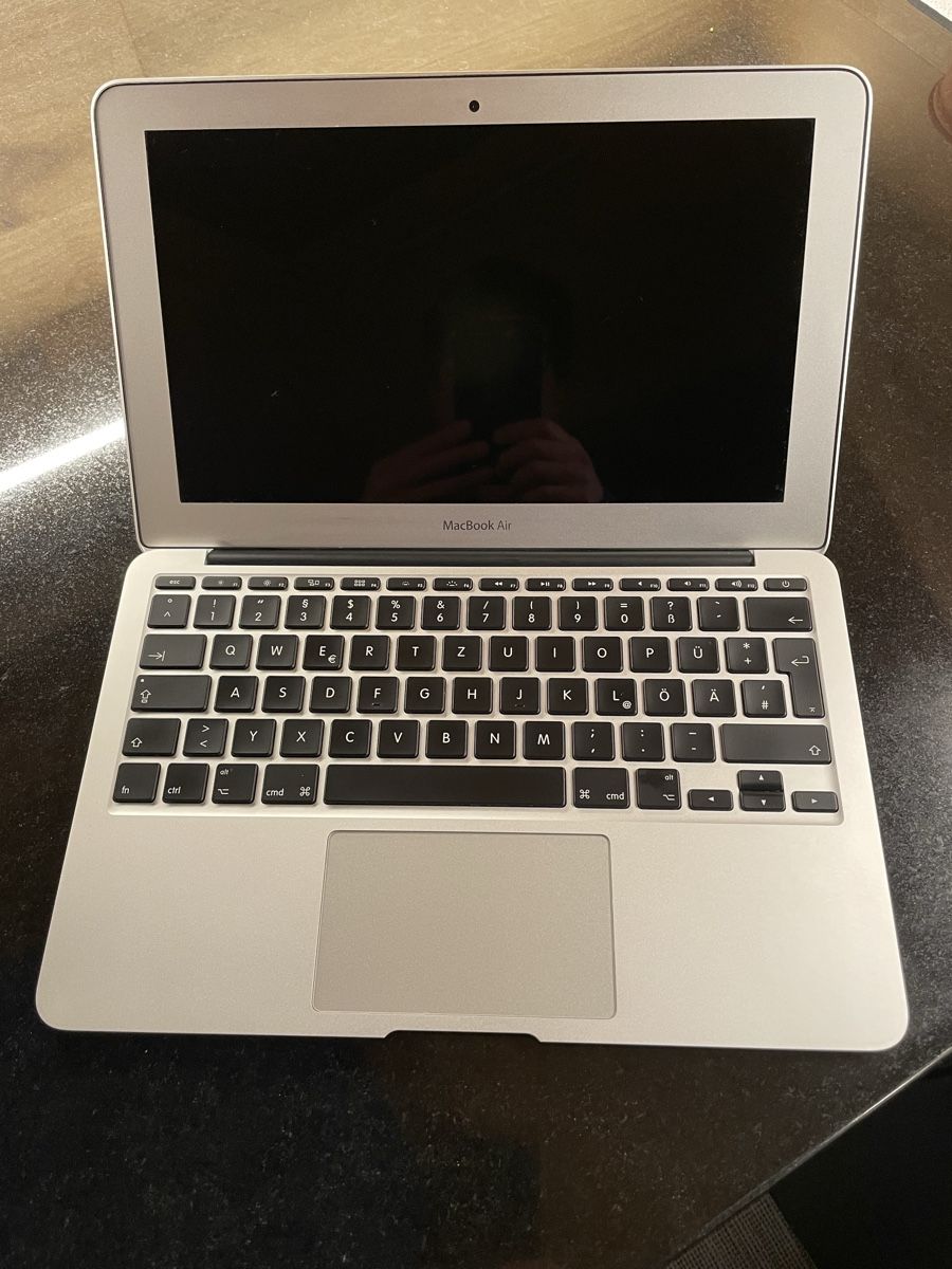 Apple Notebook: MacBook Air 11", 2014, i5, 4GB RAM – Usato da Wilderswil venduto da bwe_69gc 1