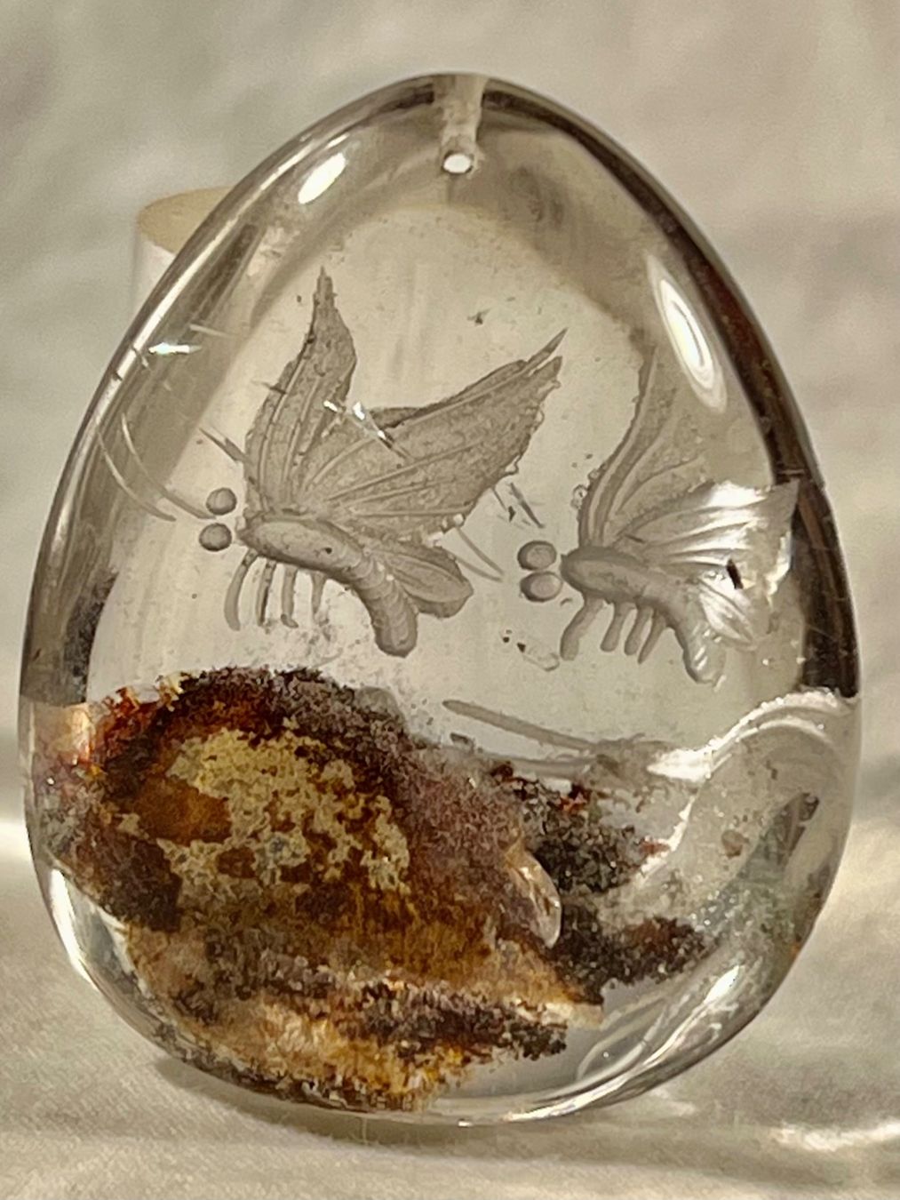 Ciondoli: Pendentif cristal de roche sculpté de papillons – Usato da Genève venduto da DELIRBEADS 1
