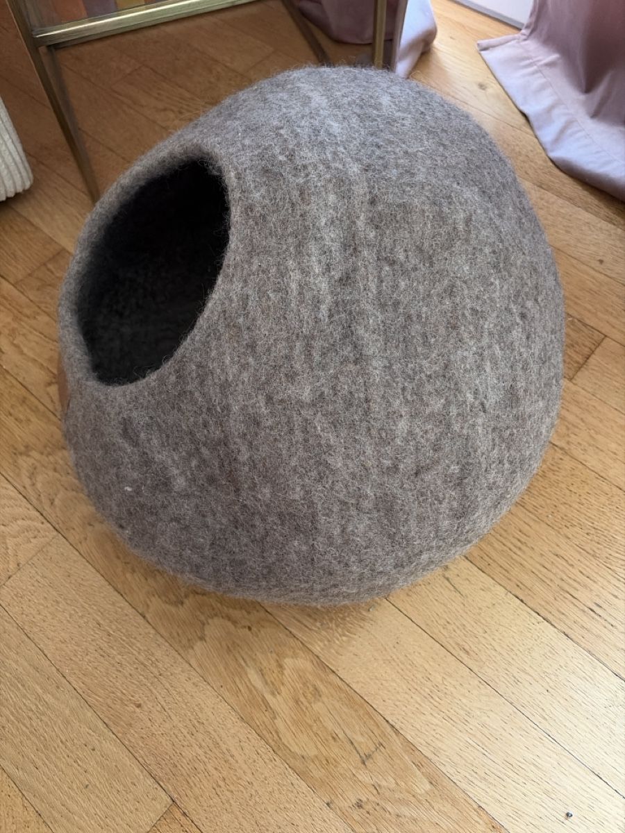 Liege- & Schlafplätze: Panier pour chat - feutrine  – Neu (gemäss Beschreibung) aus Martigny von O96 1