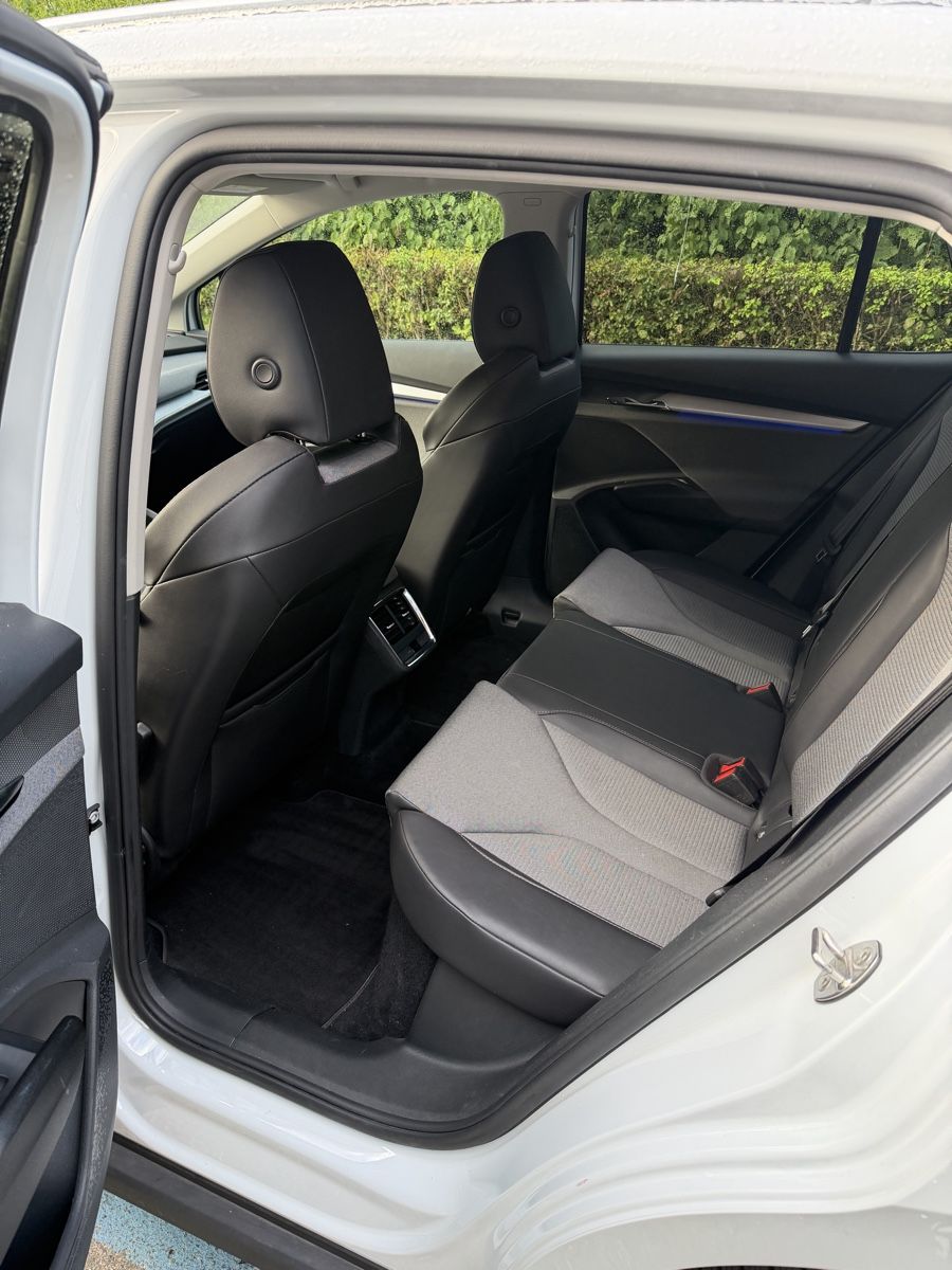 Skoda Automobili: Skoda Enyaq iV80 – Usato da Bern venduto da Gastro27 6