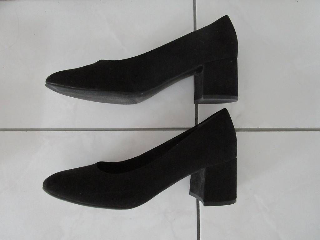 Scarpe da donna: Pumps Marco Tozzi Gr. 38 schwarz – Usato da Volketswil venduto da Globine100 2