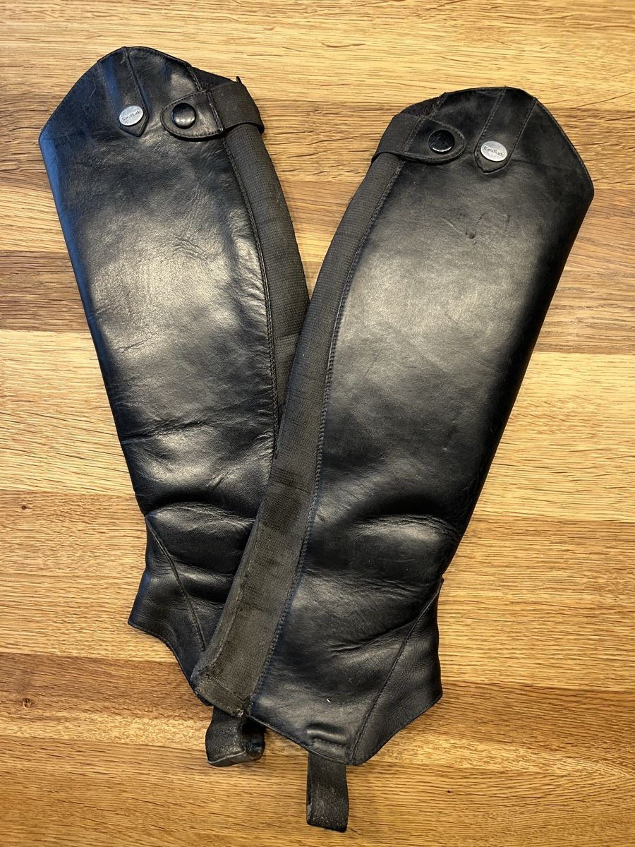Stinchiere & Fasciature: Chaps Leder Schwarz - Guter Zustand – Usato da Wimmis venduto da Sylsd
