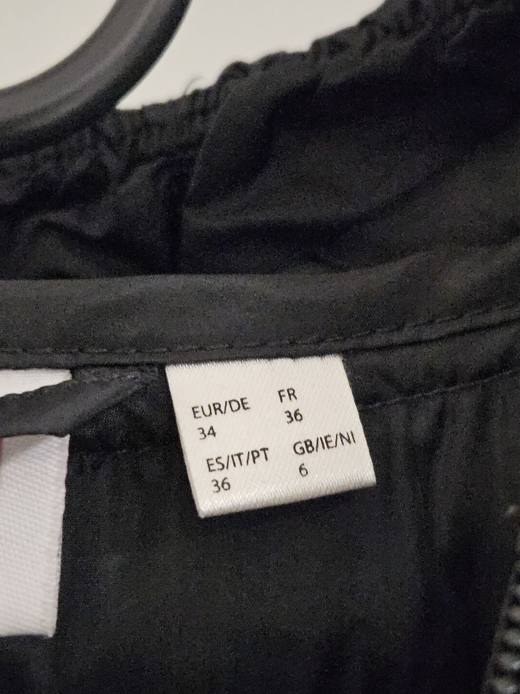 Giacche: Jacke ( in einer Tasche ) – Usato da Bülach venduto da Recherchieren 5