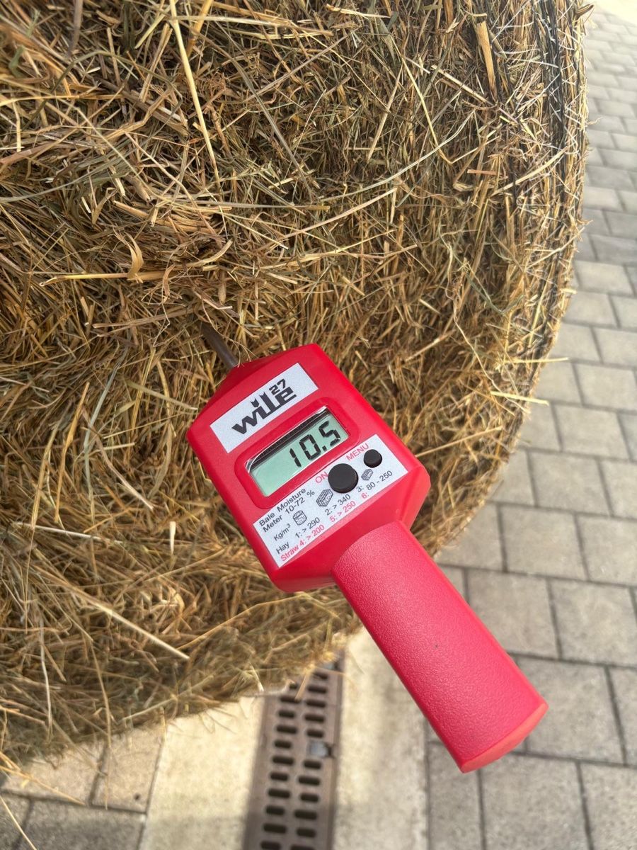 Futter: Heu Rundballen, Ernte 2024 – Neu und originalverpackt aus Bäretswil von mel_2xd5 3