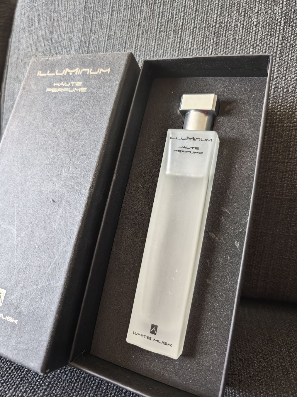 Profumi & Eau de Toilette: Illuminum White Musk – Usato da Steinhausen venduto da xDiable