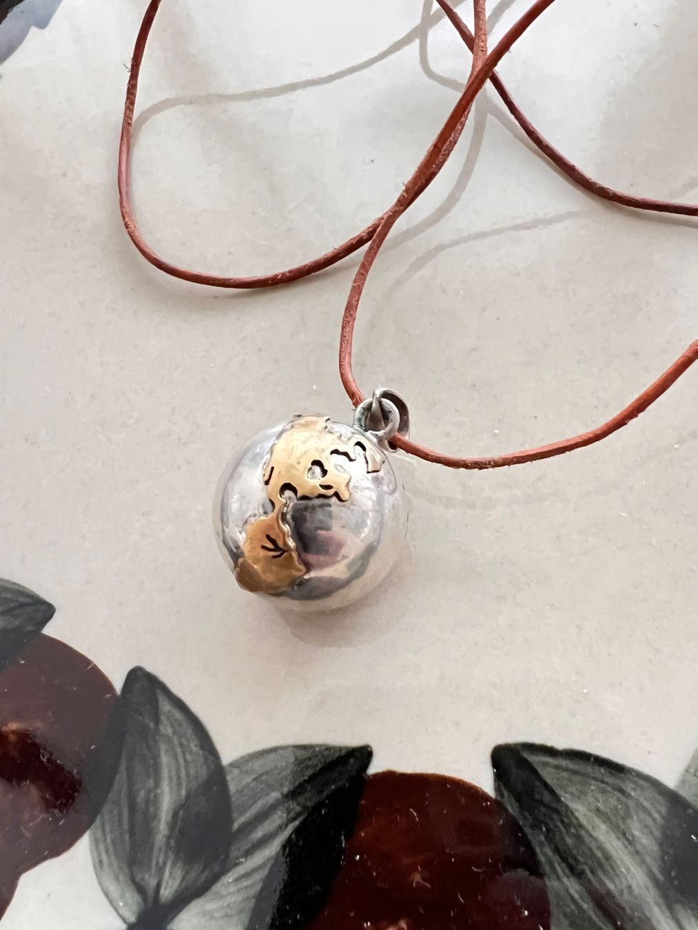 Catenine: Vintage silver chime world pendant – Usato da Lausanne venduto da NYC67 5