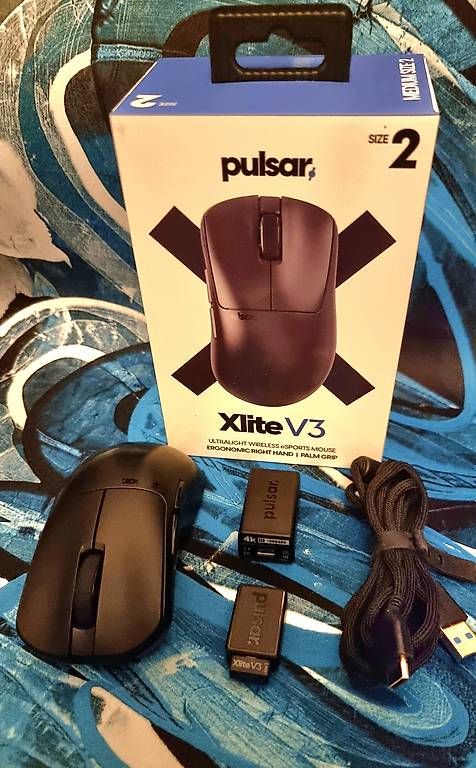 Souris: Pulsar Xlite V3 Size 2 – D'occasion à Thun par thierry1991 2