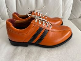 Golfschuhe Leder mit Spikes Grösse 37 mit Tragetasche  NEU !
