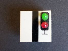 Heki 9030 Signalbaustein grün/rot rechts vom Gleis