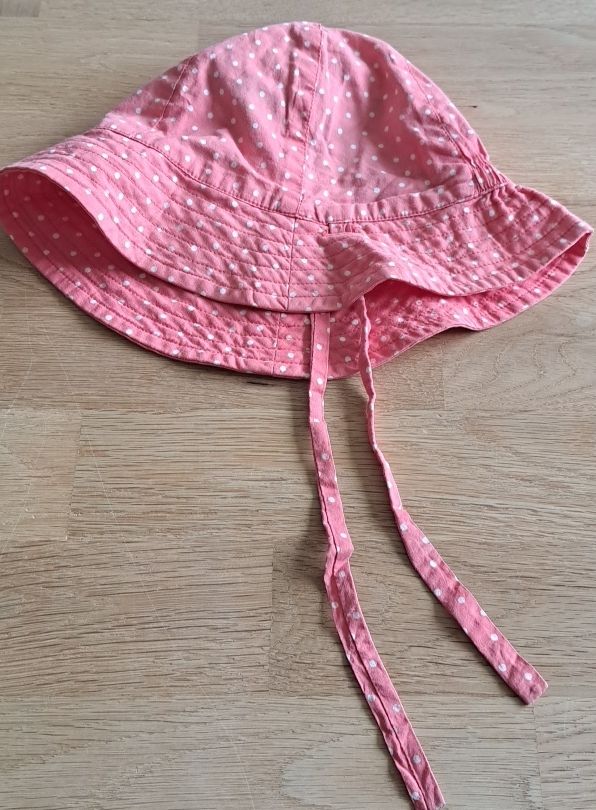 Autres vêtements fille: Sommerhut wendbar KU 49 cm – D'occasion à Bergdietikon par Staphylococcus