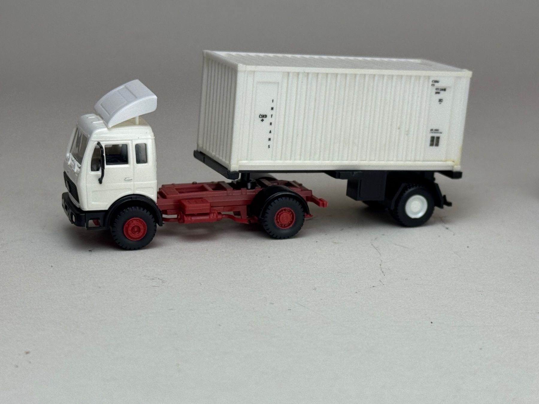 Roskopf Modellini d'auto: Roskopf ? Containersattelzug weiss – Usato da Elm venduto da Wikmtz