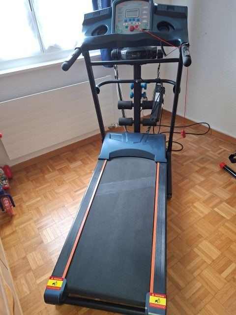 Lade-, Silier- & Transportwagen: Tapis de course + massages – Gebraucht aus Bévilard von Choopeta