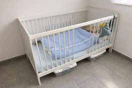 Babybett für Kinder bis zu 5 Jahren, wächst mit