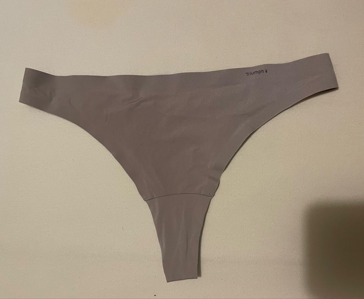 Triumph Altra biancheria intima: Triumph Just Body Make-Up String, Nude, Size S, Never Worn – Nuovo (secondo la descrizione) da Möhlin venduto da Halylea