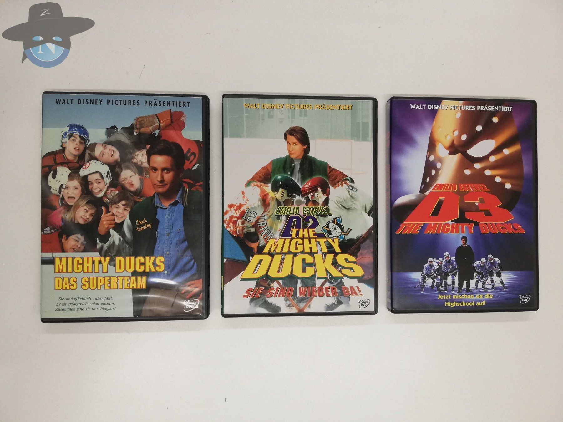 Tutti i DVDs: Mighty Ducks Set - Teil 1 bis 3 / DVD – Usato da St. Gallen venduto da zorro_dc