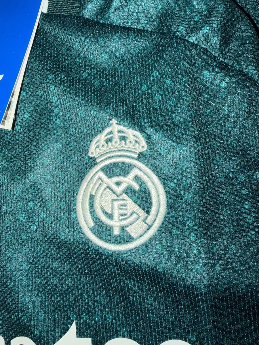 Leibchen & Hosen: Real Madrid Grösse M – Neu und originalverpackt aus Biel/Bienne von Jrsy_pha 2