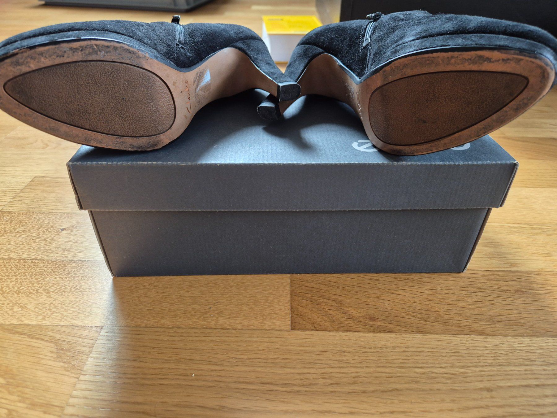 Ecco Scarpe da donna: Elegante Ecco Wildlederstiefeletten Schwarz, Grösse 37 – Usato da Gutenswil venduto da car_b8l5 2